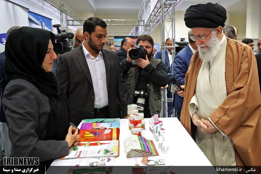 بازدید رهبر معظم از غرفه داروسازی امین در نمایشگاه کالای ایرانی